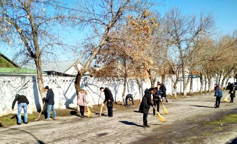 На субботнике очистили улицы от полтонны мусора