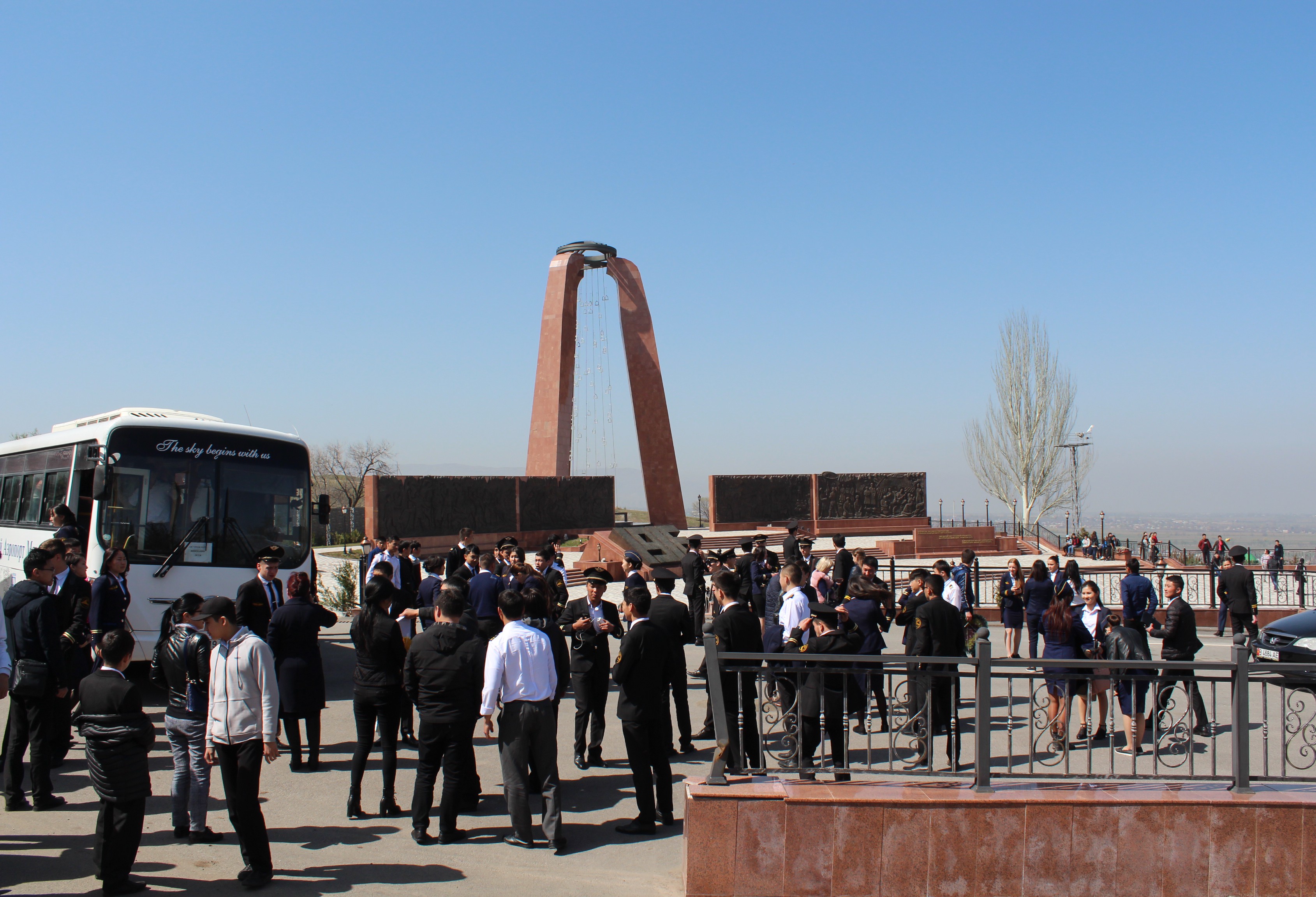 Руководством института была организована поездка в Музейно - Мемориаль...