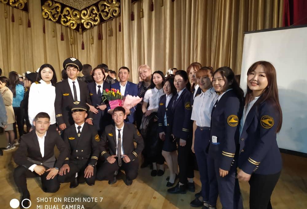 Вечер поэзии молодых акынов «Үч дүйнө»