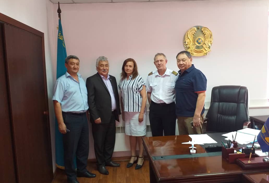 Заместитель директора по учебной работе Садовская О.А., с рабочим визи...