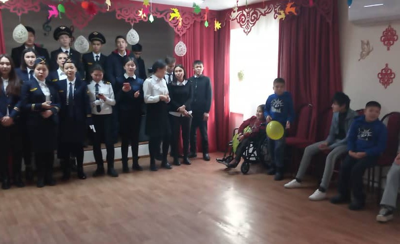 5 декабря 2019 года студенты Кыргызского авиационного института им. И.Абдраимова посетили Реабилитационный Центр «Два шага к успеху» для детей с ограниченными возможностями в селе Маловодное Сокулукского района.