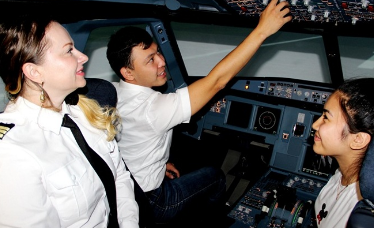 Лекцию о расследовании авиационных происшествий прочитала авиатор из Казахстана