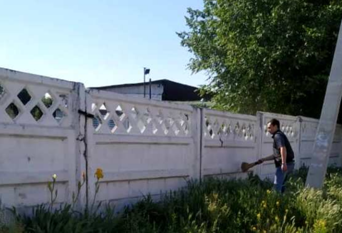 15 мая 15 сотрудников побелили 550 м2 