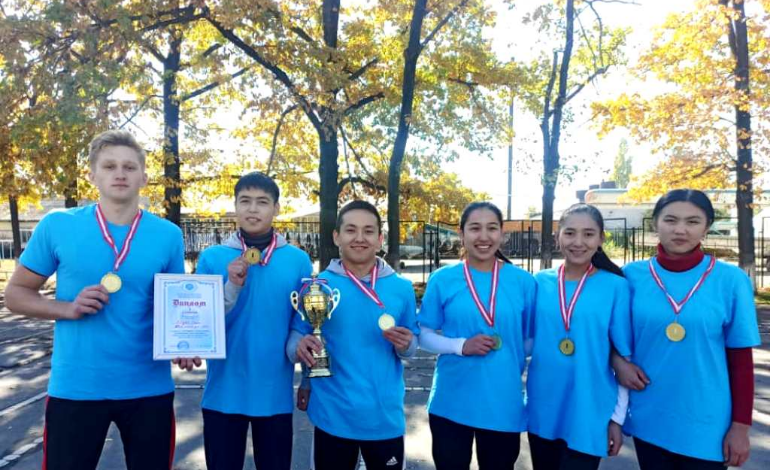 Студенты получили награды в спортивных соревнованиях от профсоюза авиаработников