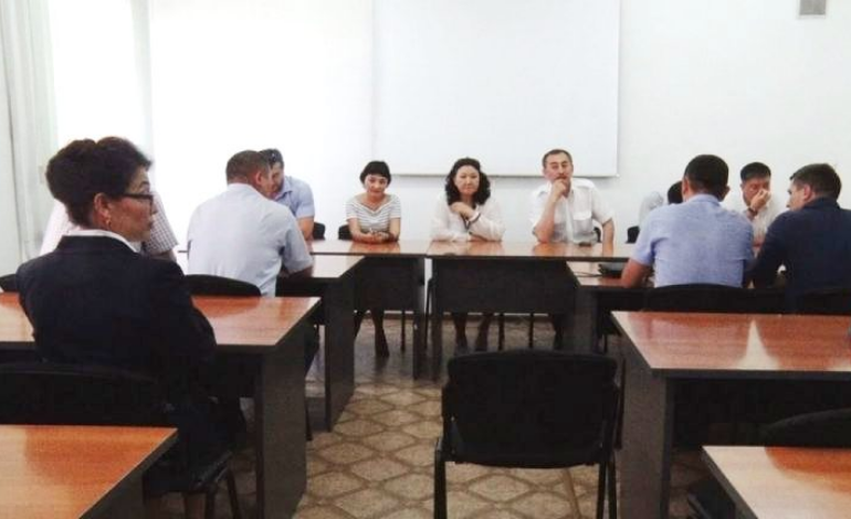 Кыргызский авиационный колледж им. И. Абдраимова получил лицензию Министерства образования и науки КР и одними из первых на пространстве СНГ здесь начинается подготовка дипломированных специалистов по теоретической подготовке по направлению «Авиационная б