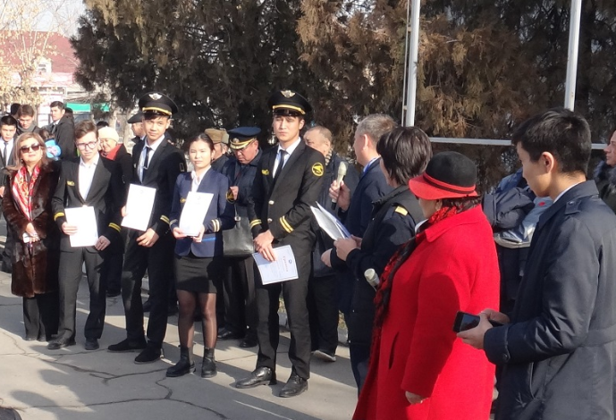 Награды института студентам за победы в конкурсах и активную работу