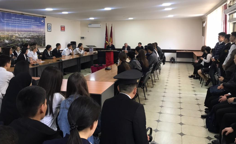 В институте состоялась встреча студентов выпускных групп с директором Департамента гражданской авиации А.И. Настаевым