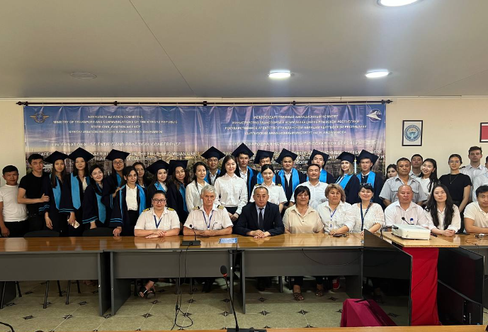 Первый выпуск бакалавров