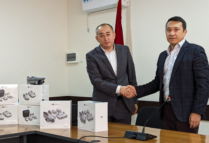 Институту переданы современные БПЛА (дроны) 