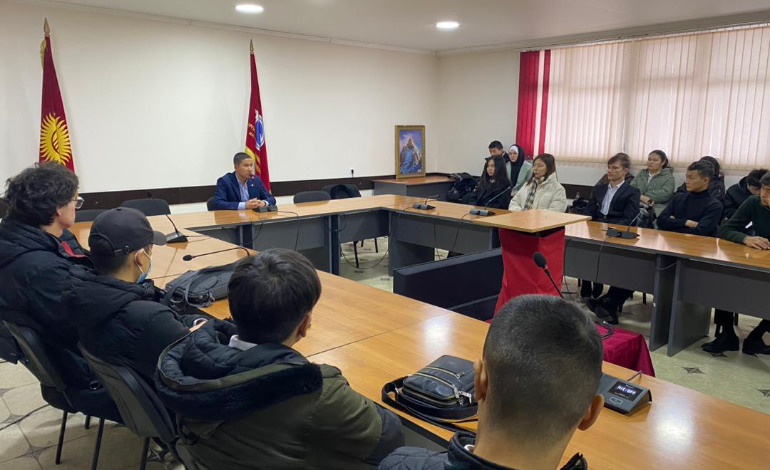 Заместитель заведующего цифровым отделом КНУ Абельденов А.М. прочитал гостевую лекцию по теме 