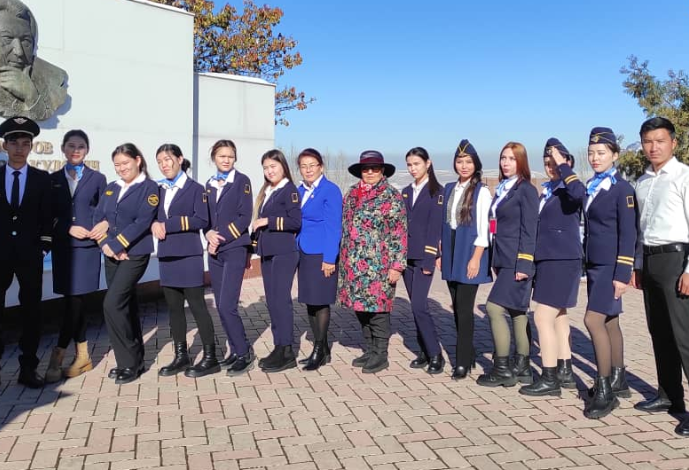 Сотрудники и студенты института посетили Национальный исторический мем...