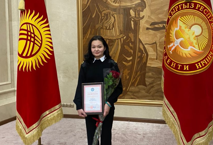 СТУДЕНТКА КАИ ЭРМЕКОВА АИДА СТАЛА ПРЕЗИДЕНТСКИМ СТИПЕНДИАТОМ 