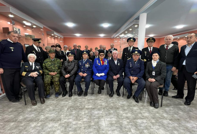 100 ЛЕТ ГРАЖДАНСКОМУ ВОЗДУШНОМУ ФЛОТУ СССР: АДМИНИСТРАЦИЯ КАИ ПОЗДРАВИ...