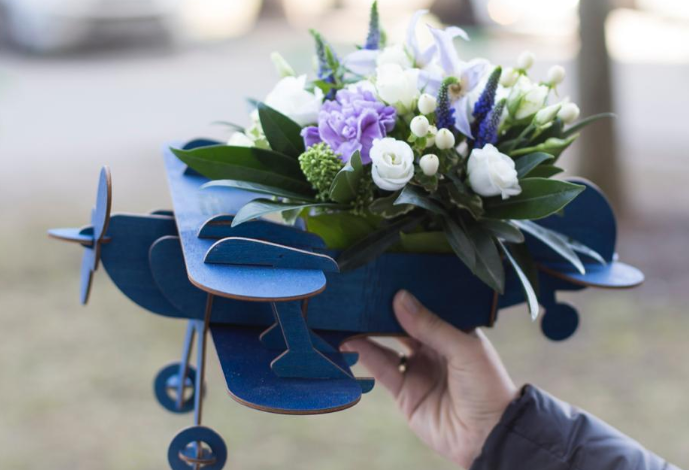 Дорогие женщины, матери и сестры, разрешите сердечно Вас поздравить с ...