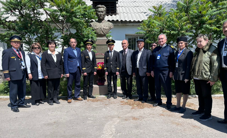 4 мая в КАИ состоялось торжественное собрание и возложение цветов к памятникам фронтовиков, посвященный к 78-летию со дня Победы.