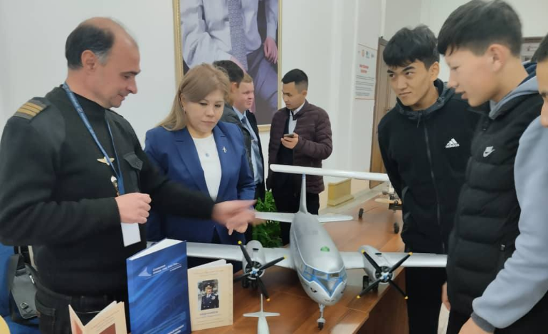 Профессорско-преподавательский состав и студенты института приняли участие в образовательной выставке в КНУ