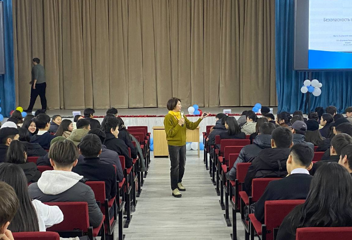 В институте проведена лекция на тему: «Безопасность пешеходов»