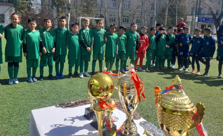 В институте состоялся международный турнир по футболу