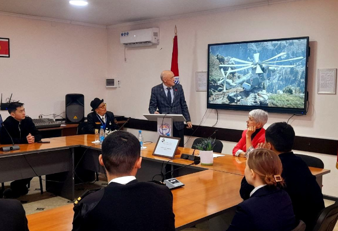 Гостевая лекция от ветерана авиации: «О вертолётах и профессии пилота»