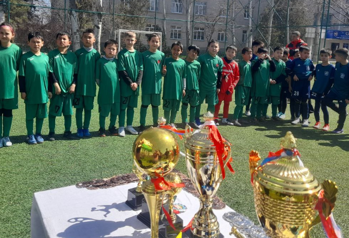 В институте состоялся международный турнир по футболу
