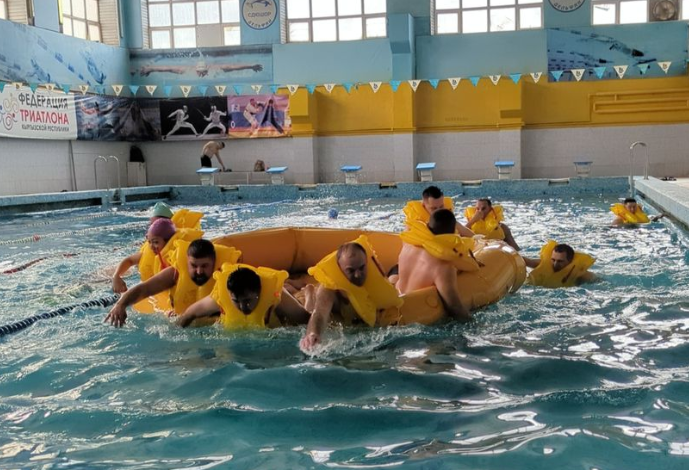 КАИ утвердил новую программу по подготовке экипажа по аварийной и спас...