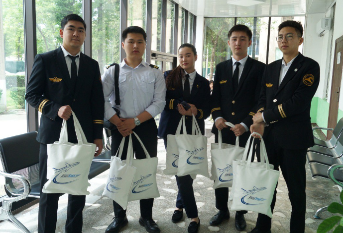 Члены Студсовета навестили детей, пострадавших в трагедии в Сузакском ...