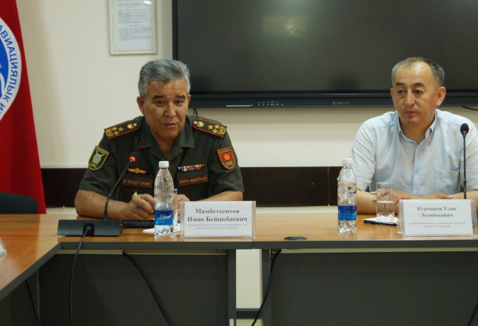 Кыргызский авиационный институт посетило руководство Военного институт...